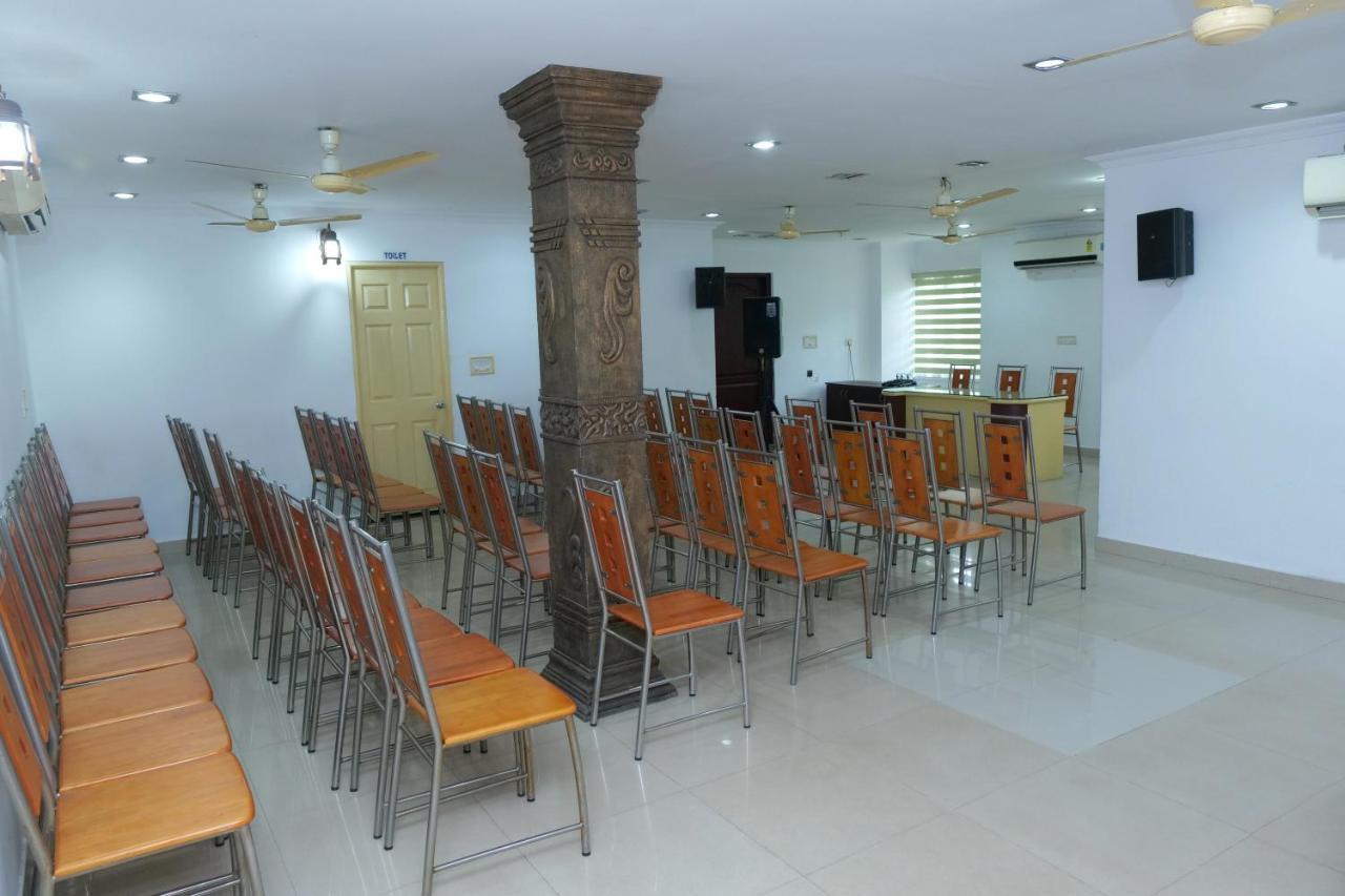 Hotel Lumiere Alappuzha Kültér fotó