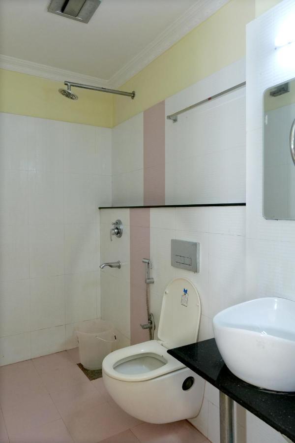 Hotel Lumiere Alappuzha Kültér fotó