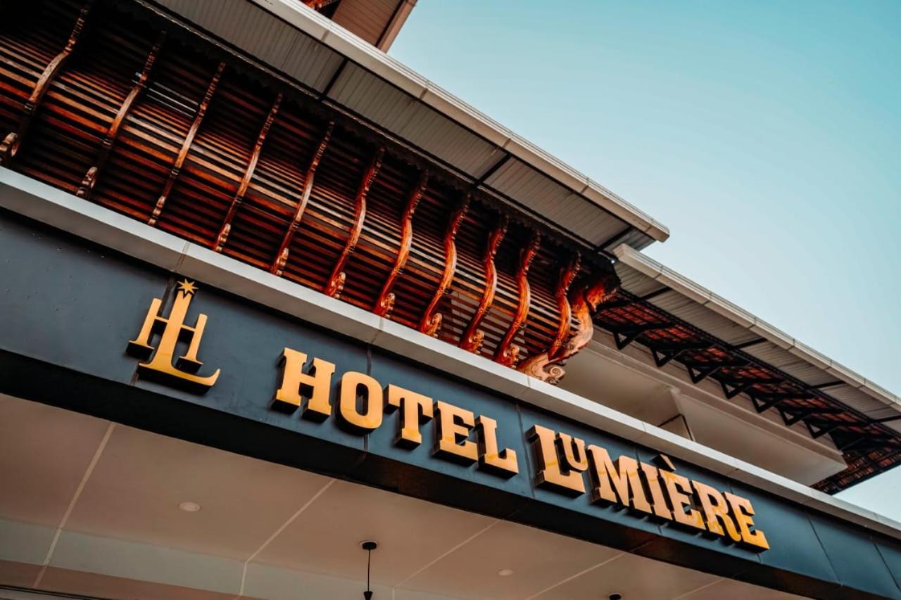 Hotel Lumiere Alappuzha Kültér fotó